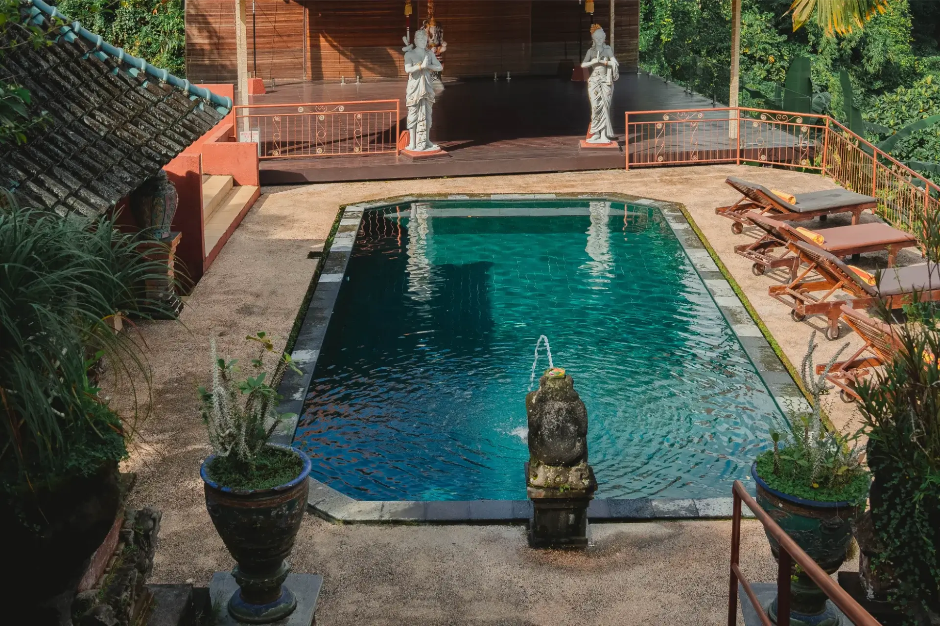 Petanu Swimming Pool